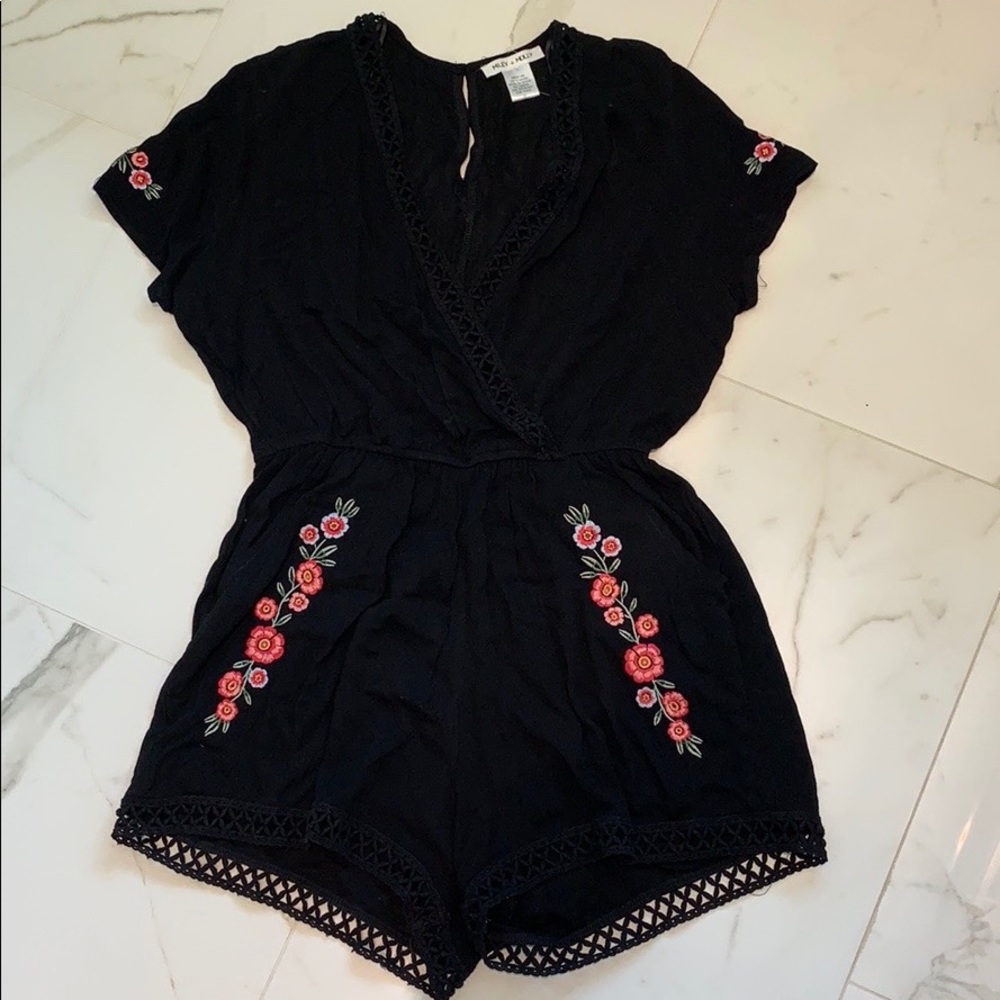 HOST PICK 💎 Floral Embroidered Romper